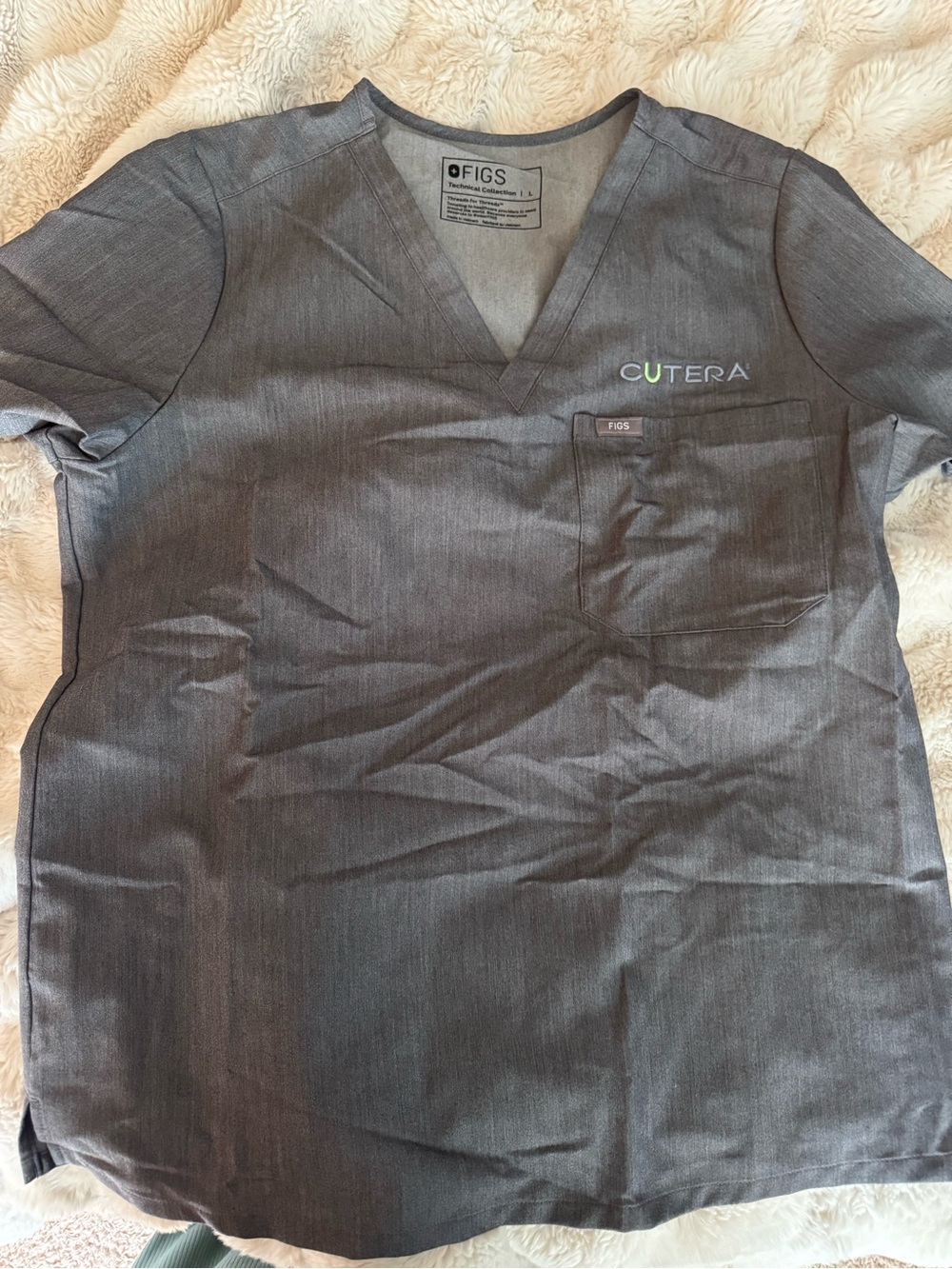 Figs women’s Charcoal Gray V-Neck Scrub Top with Cutera Embroidery